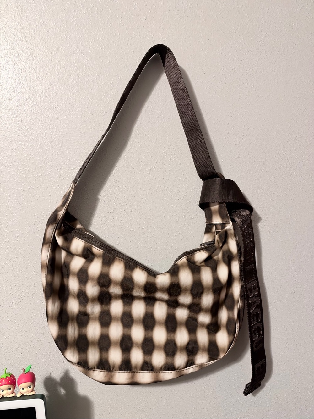 BAGGU Blurred Gingham Medium Crescent